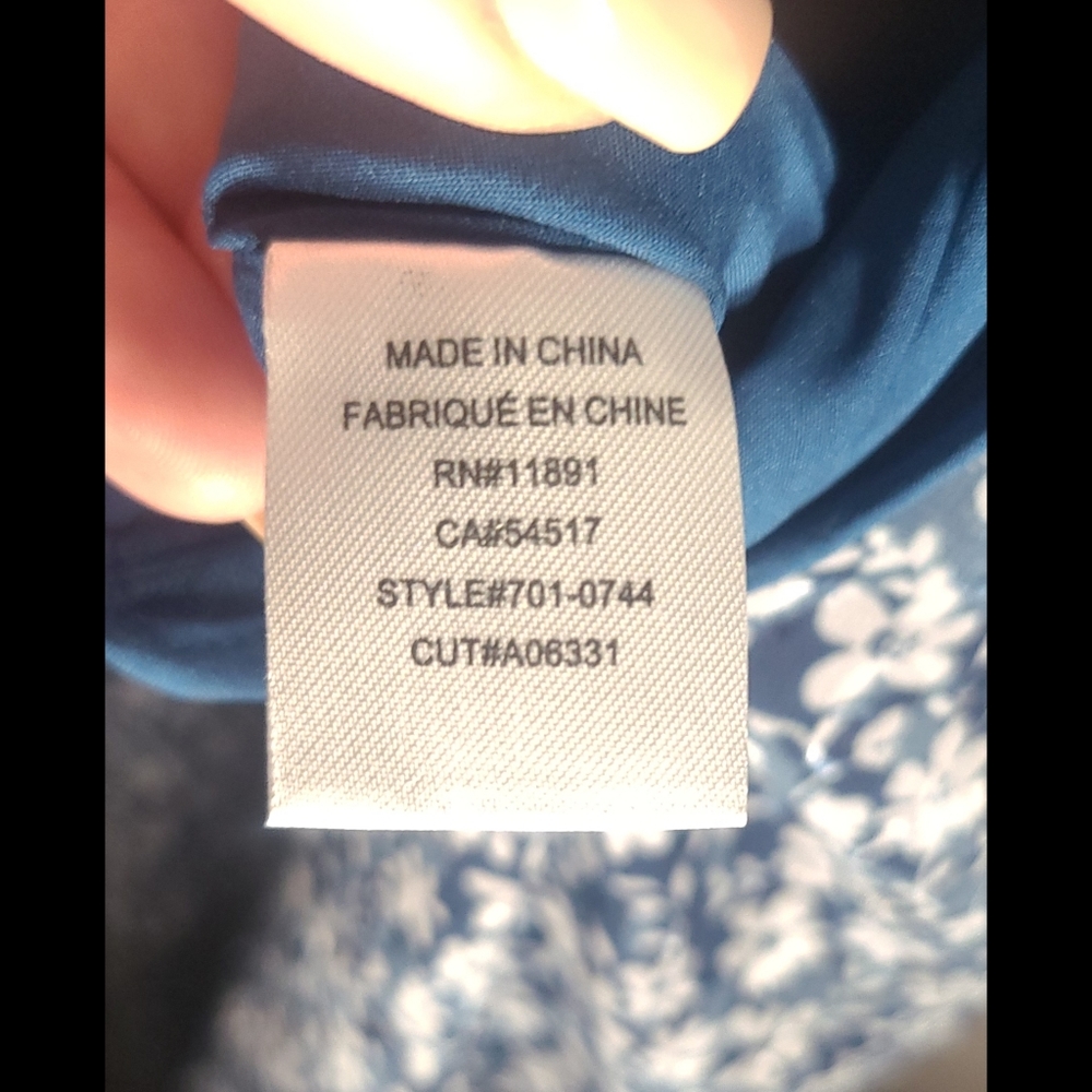 🆕️ Ali & Jay Blue & White Floral Cropped Jumpsuit - Picture 14 of 16